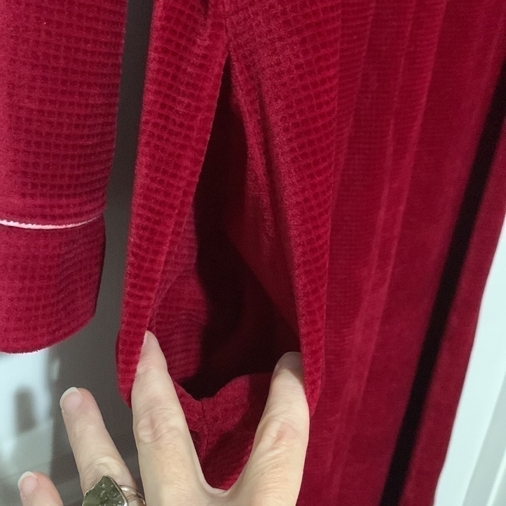 Vintage Heather Collection burgundy housecoat - Picture 8 of 14